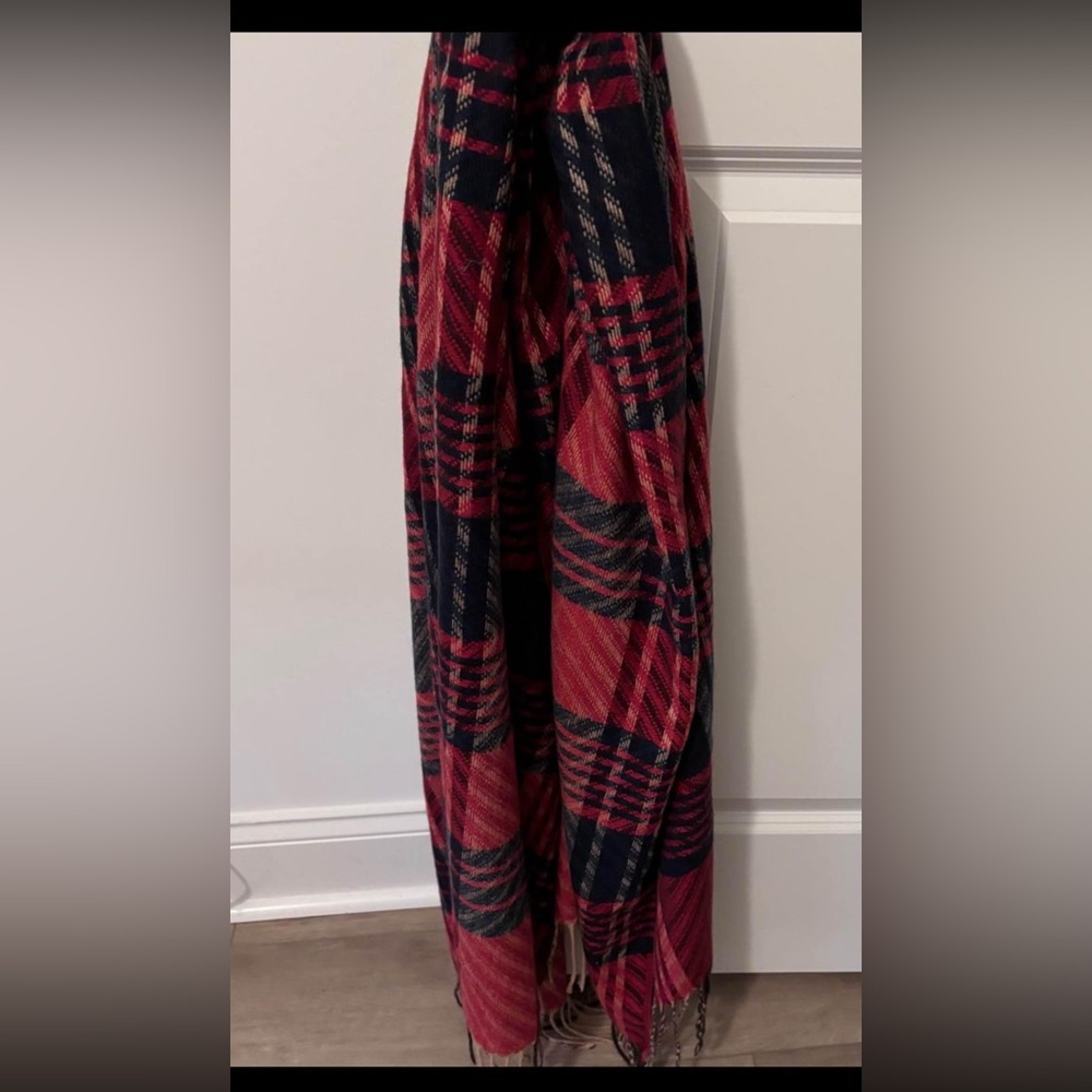 Brand new scarve 6ft x 2ft